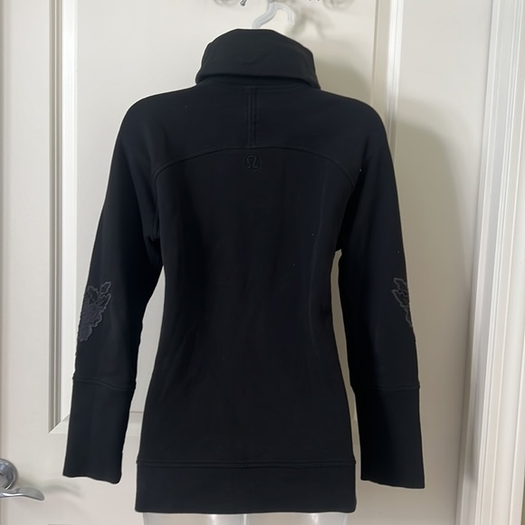 LuluLemon Black Satin Floral Pullover - Picture 5 of 14